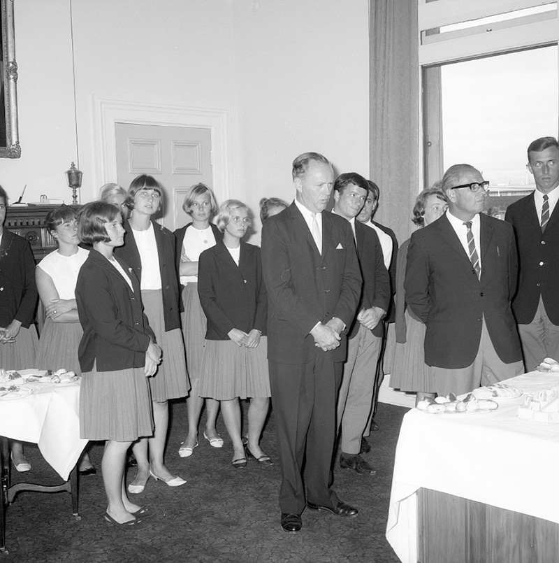 b. Reception to Danish Gymnasts