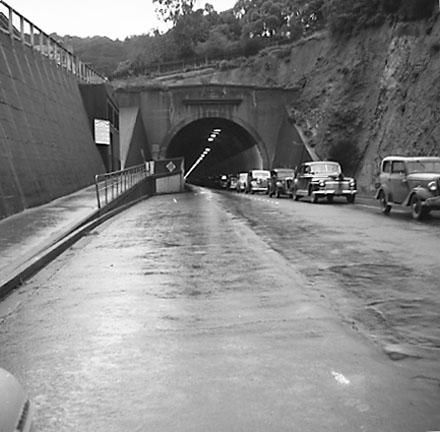 b. City side of Mount Victoria tunnel, moving traffic and parked motor vehicles