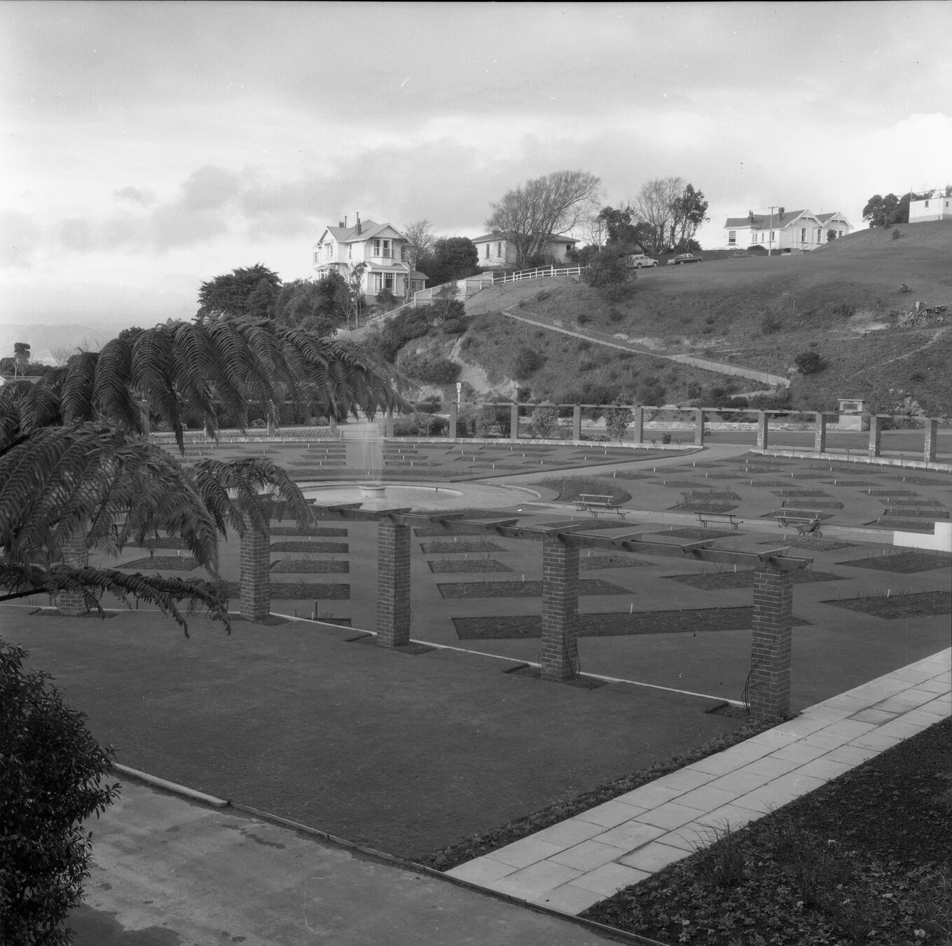 a. Rose garden, Botanic Garden