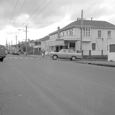 b. Traffic, Willis St