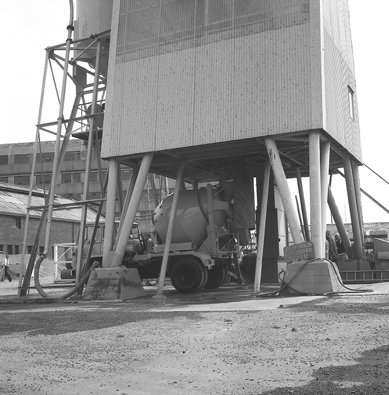 i. Agitator truck at Corp yard &amp; Tully St job