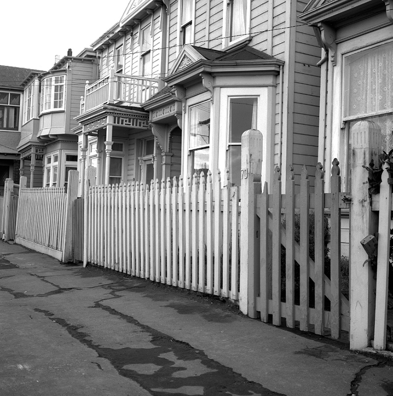 a. Fences, nos 58-78 Tinakori Rd