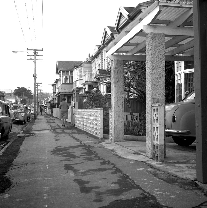 b. Fences, nos 58-78 Tinakori Rd