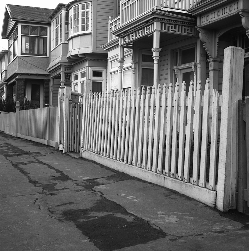 f. Fences, nos 58-78 Tinakori Rd