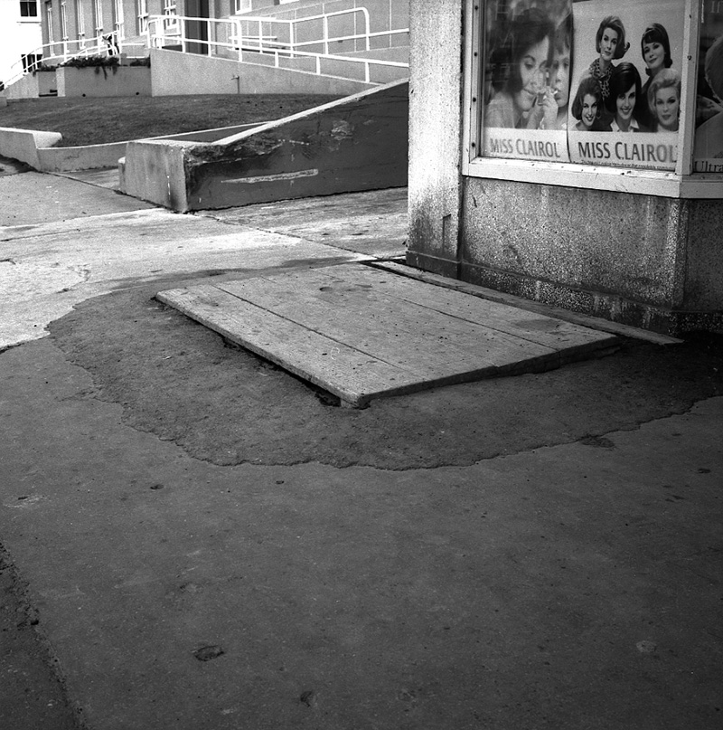 c. Alleged Accident, Boards on footpath, Willis Street