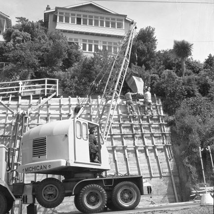 b. Fairview Crescent, building cribwall