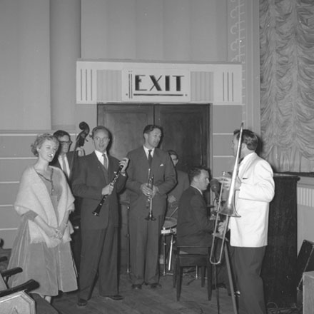 r. Reception to Barry Devonport