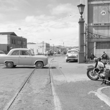 b. Traffic - Waterloo Quay