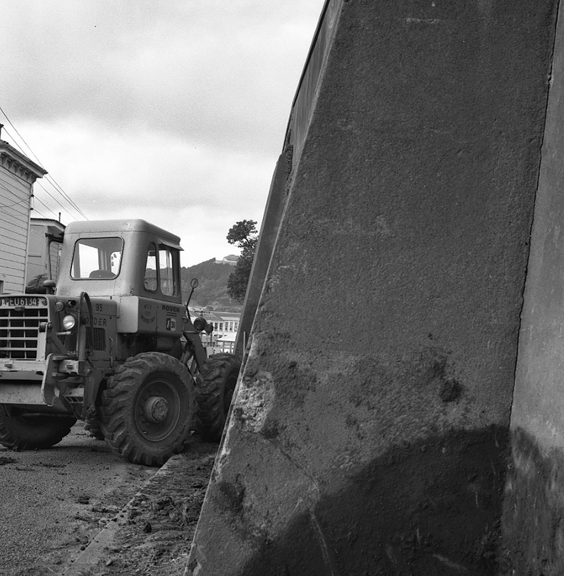 b. Bidwill Street, Retaining wall