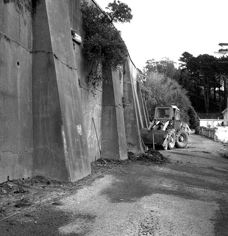 f. Bidwill Street, Retaining wall
