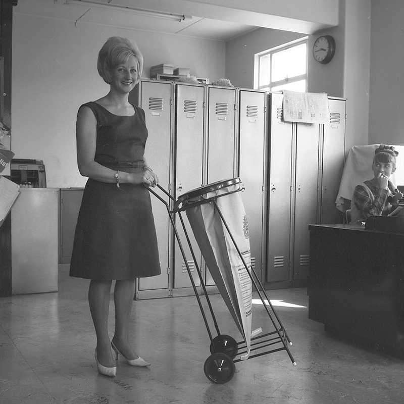 b. Rubbish bag carriers