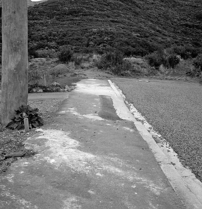 a. Nos 17-19 Thurleigh Grove, footpath