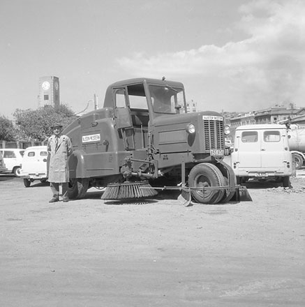 c. No 536 Austin Western