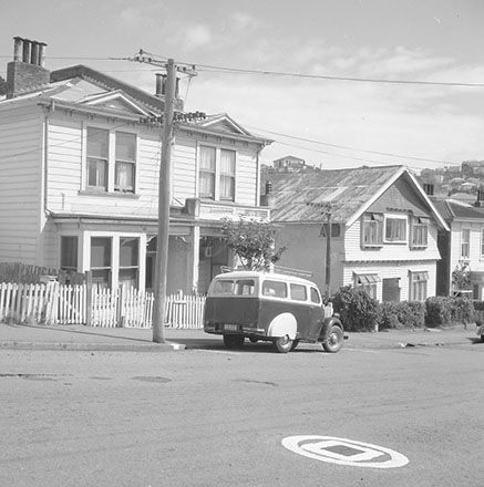 b. Nairn St, Brooklyn Rd