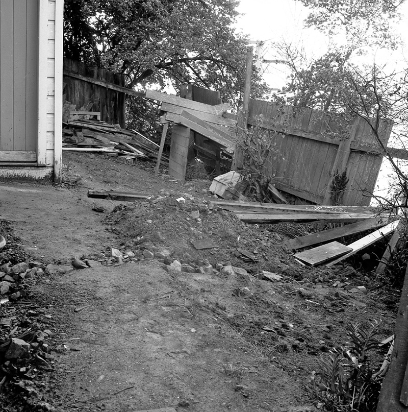 j. No 45 Springfield Terrace, Wall