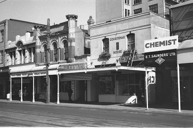 c. Traffic/buildings