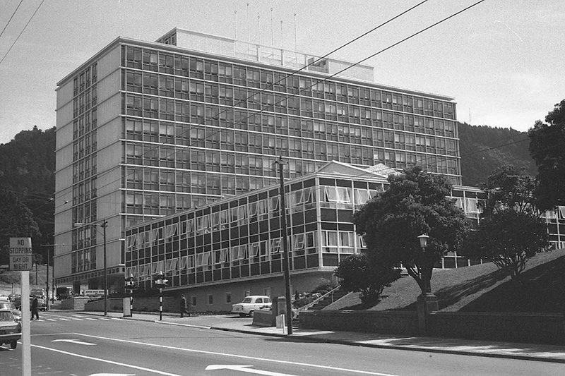 g. Traffic/buildings