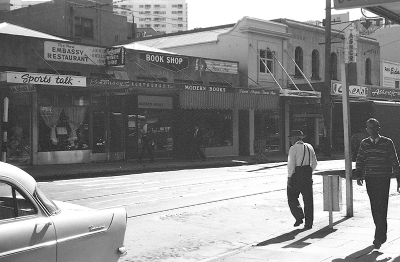 n. Traffic/buildings