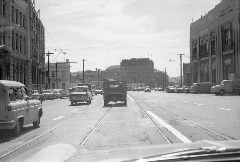 r. Traffic/buildings