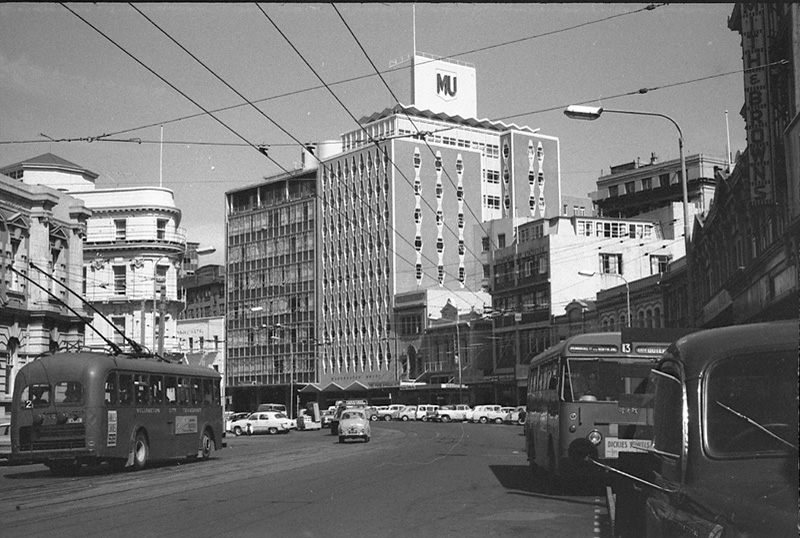 t. Traffic/buildings