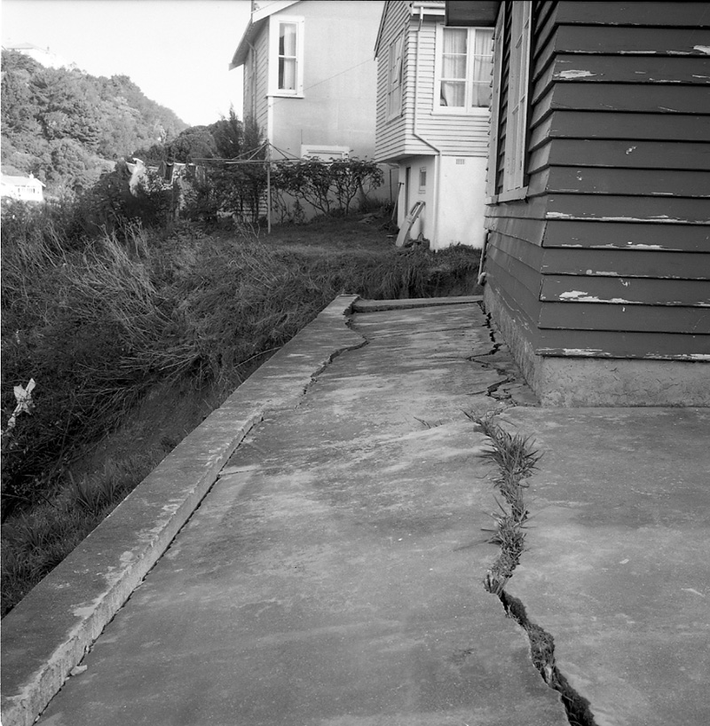 d. No 90 Oban Street