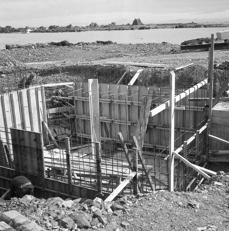 b. Drainage Moa Point