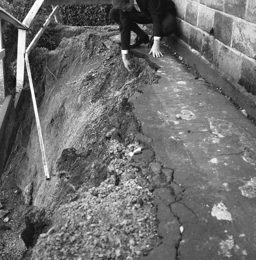 a. No 28 Central Terrace