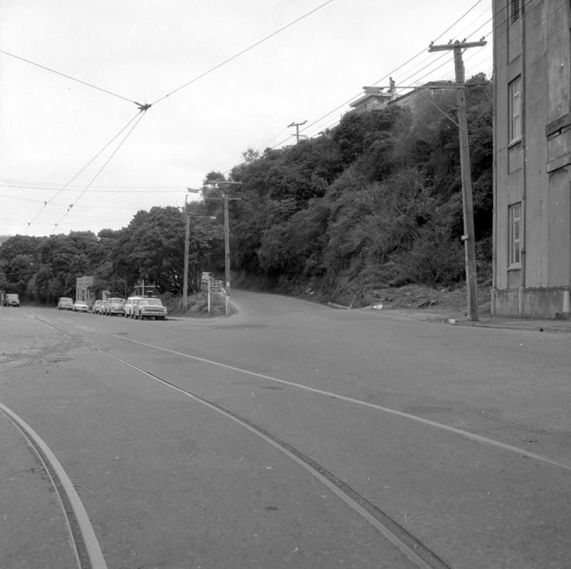 a. Traffic, Hutt Road - Tinakori Road intersection