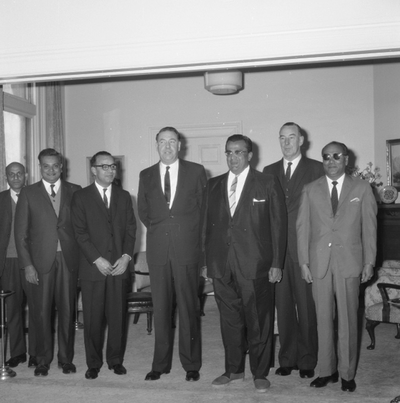 b. HRH The Maharajah of Mysore, Mayor Kitts, Mr Pringle