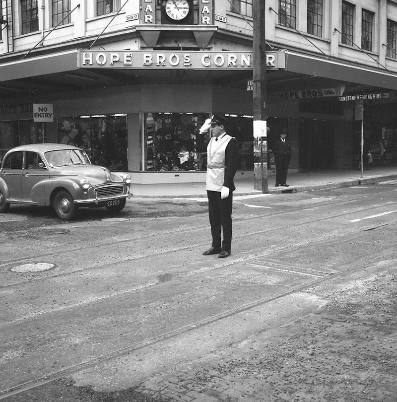 i. Traffic officer in luminous coat