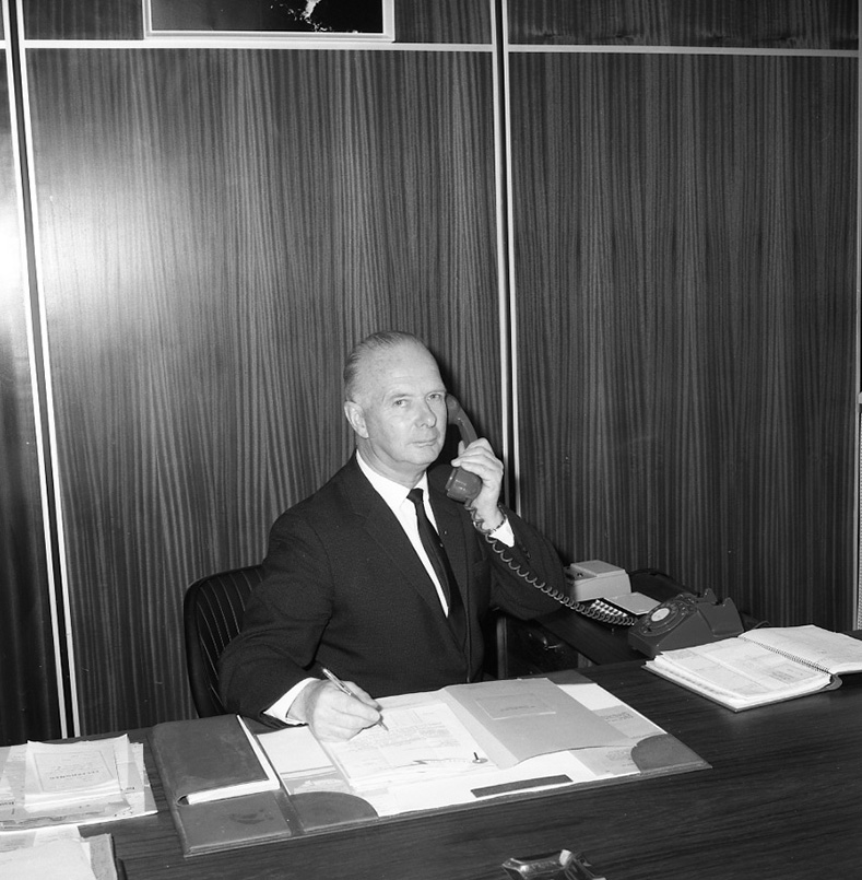 c. Mr Hooker, Mr McCutcheon (M. E. D)