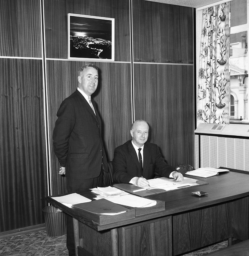 h. Mr Hooker, Mr McCutcheon (M. E. D)