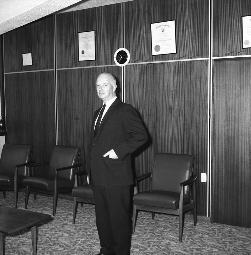 k. Mr Hooker, Mr McCutcheon (M. E. D)