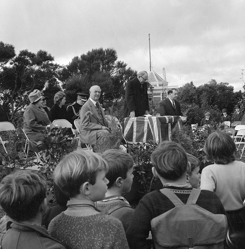 j. Arbor Day, Botanic Garden