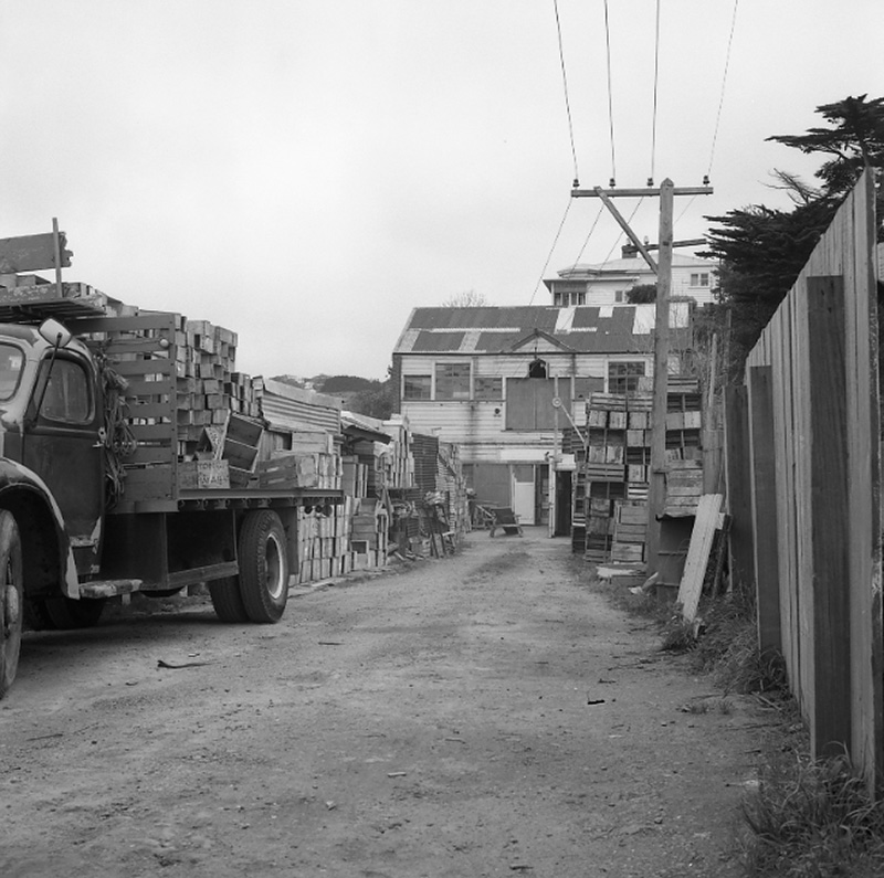 b. Uneeda Fruit Service, No 44-46 Owen Street