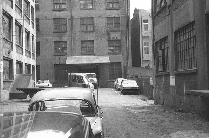 l. Cuba Street, Rear entrances