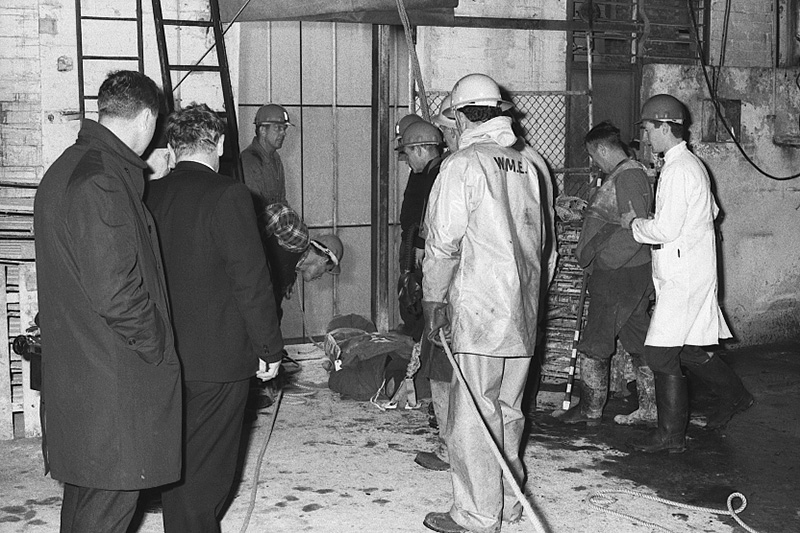 w. Civil defence exercise