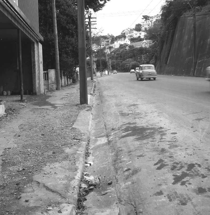 e. Glenmore St, footpath