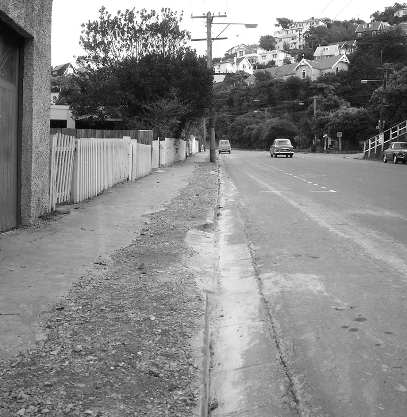 k. Glenmore St, footpath