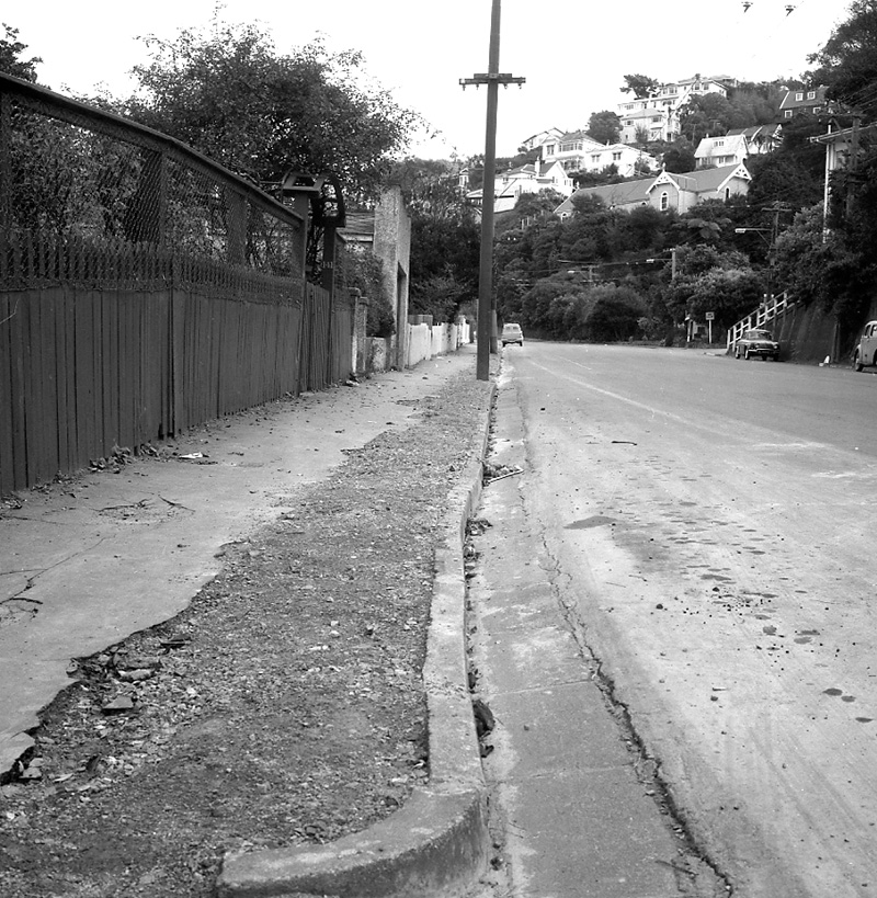 l. Glenmore St, footpath