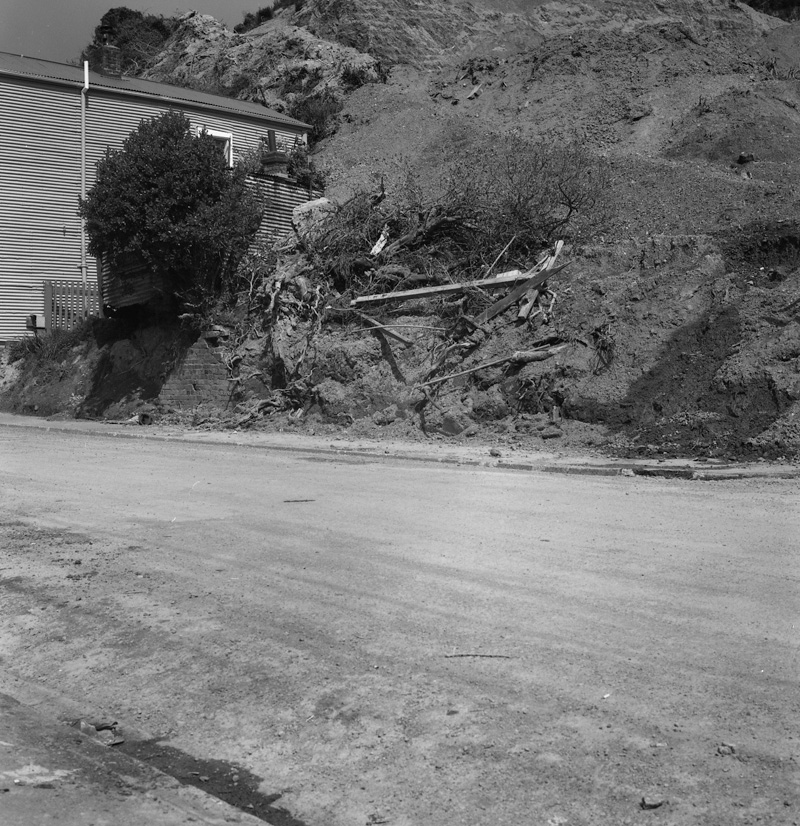 b. Holloway Road and Brosnahan Tce