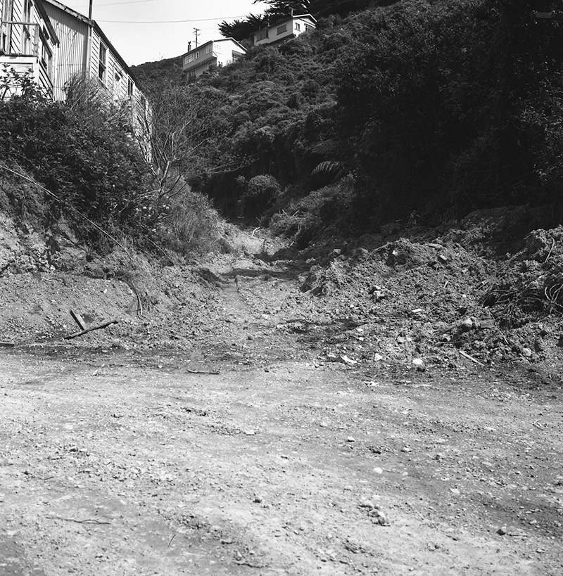 j. Holloway Road and Brosnahan Tce