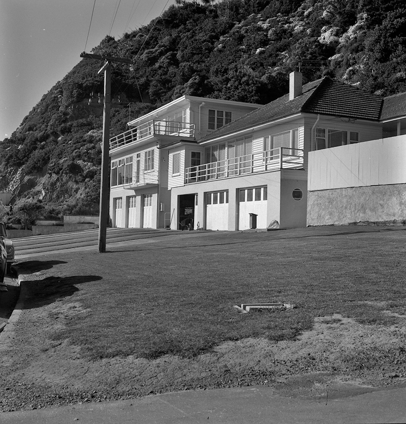 c. Nos 217-218 Evans Bay Rd