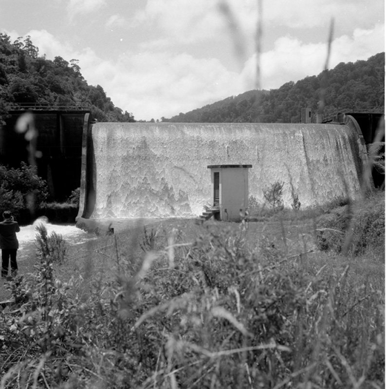 b. Pipe Bridge Petone. Gear Island. Morton Dam