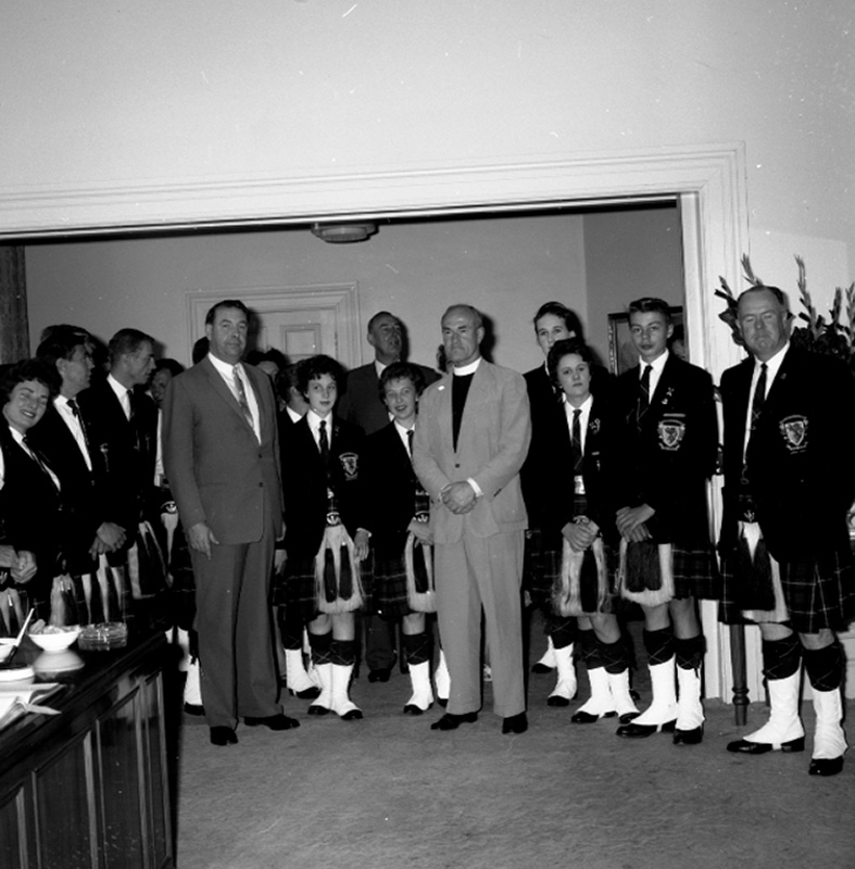 b. Wagga-Wagga Pipe Band