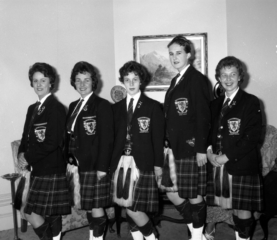 e. Wagga-Wagga Pipe Band