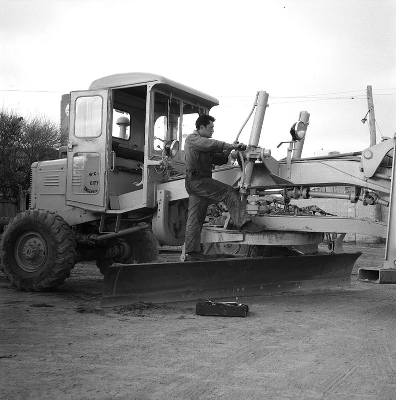 b. Grader and Mechanic