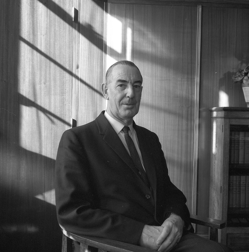 a. Mr FW Pringle, town clerk