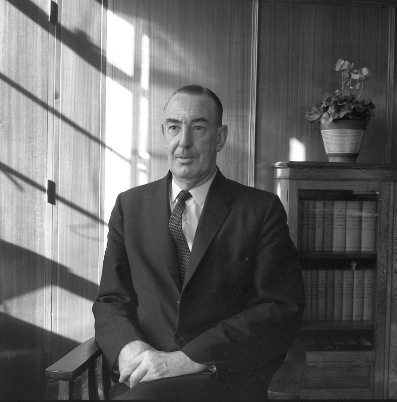 h. Mr FW Pringle, town clerk