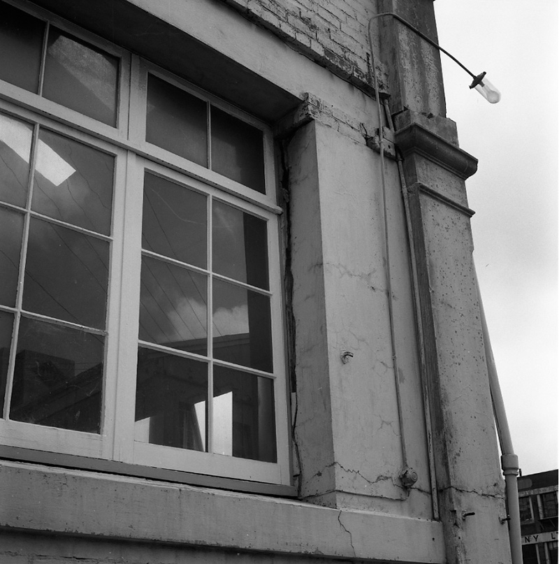 c. Gas Co, Tory St, Cracked wall
